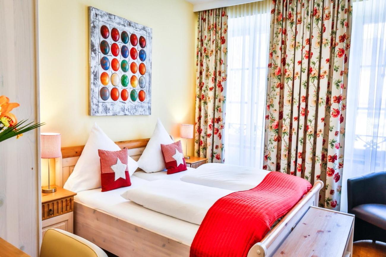 Hotel Zum Goldenen Loewen Baden-Baden Ruang foto